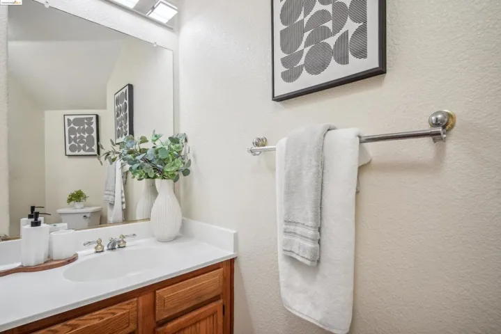 2019 Laguna Dr, Hayward, California 94545