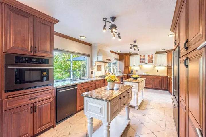 15880 La Mirada Court, Morgan Hill, California 95037