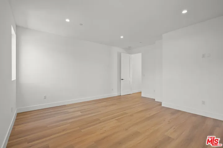966 Sanborn Avenue B, Los Angeles, California 90029