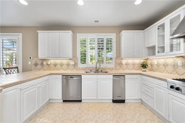 29126 Starwood Place, Saugus, California 91390