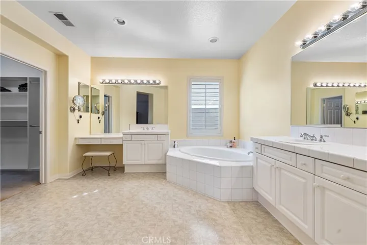 29126 Starwood Place, Saugus, California 91390