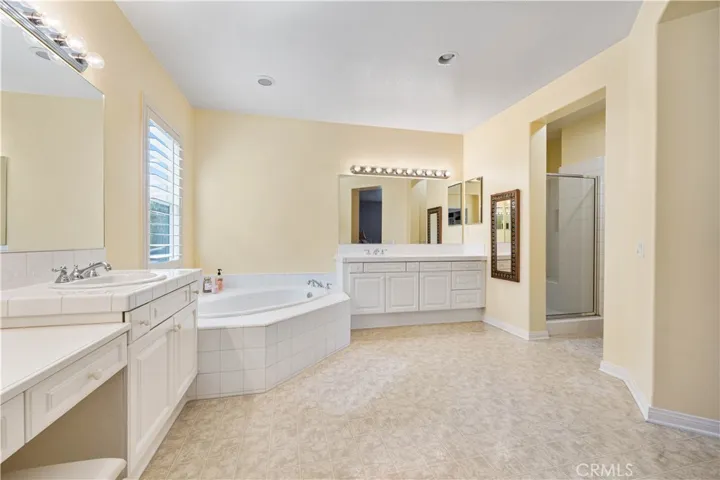 29126 Starwood Place, Saugus, California 91390