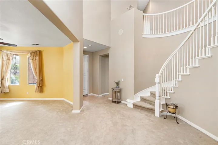 29126 Starwood Place, Saugus, California 91390