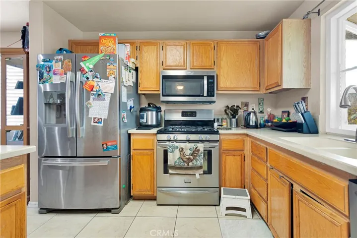15827 Mariposa Drive, Fontana, California 92336