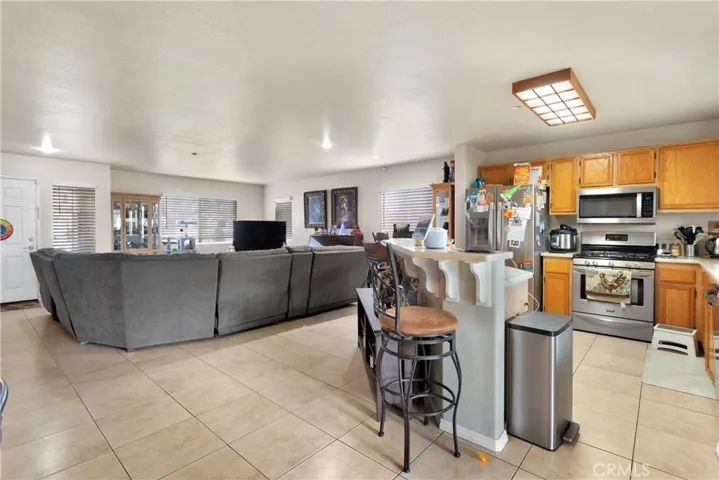 15827 Mariposa Drive, Fontana, California 92336