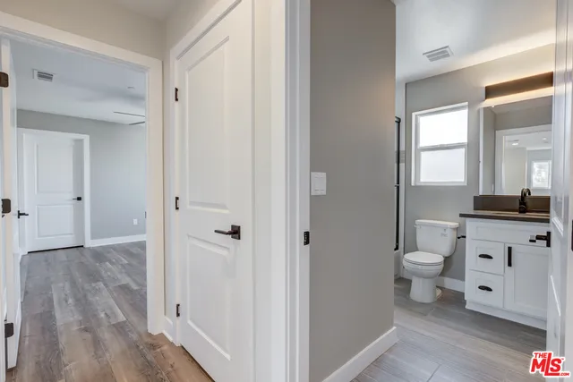 6204 Brynhurst Avenue 1/2, Los Angeles, California 90043