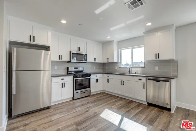 6204 Brynhurst Avenue 1/2, Los Angeles, California 90043