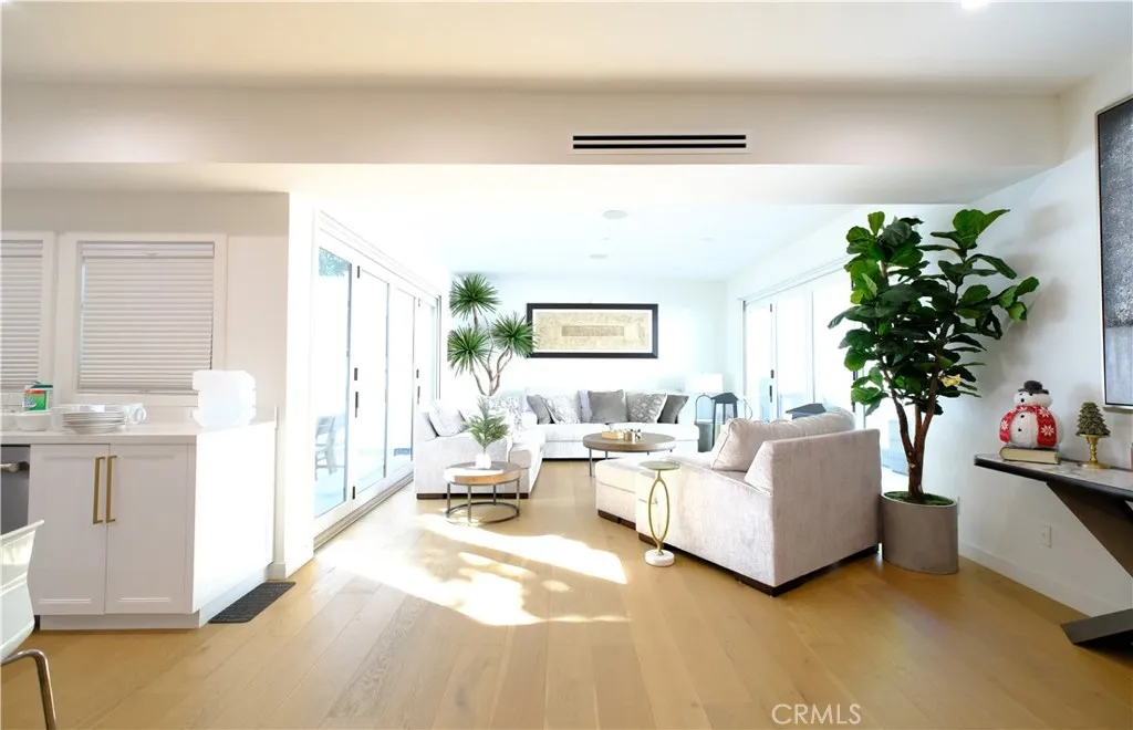 1651 Fairburn Avenue, Los Angeles, California 90024 home-pic-23