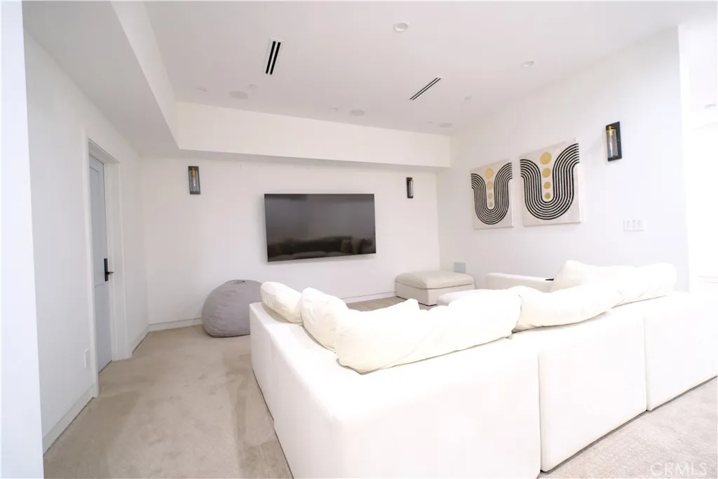 1651 Fairburn Avenue, Los Angeles, California 90024 home-pic-6