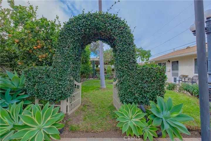8400 Gallatin Road, Downey, California 90240