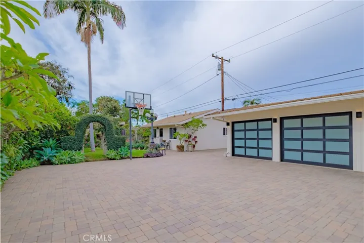 8400 Gallatin Road, Downey, California 90240