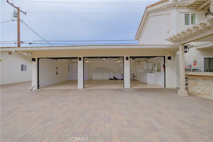 8400 Gallatin Road, Downey, California 90240