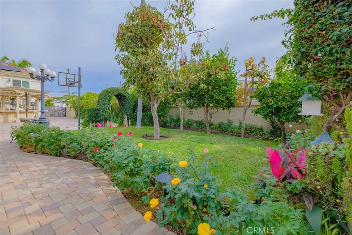 8400 Gallatin Road, Downey, California 90240