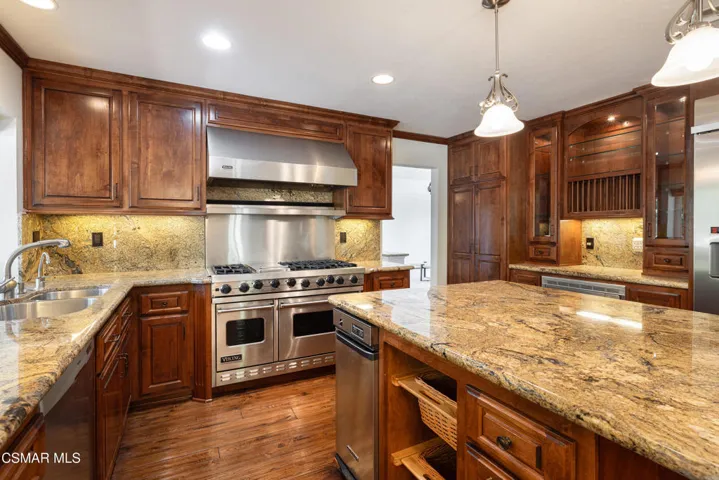 GoldenCrest11