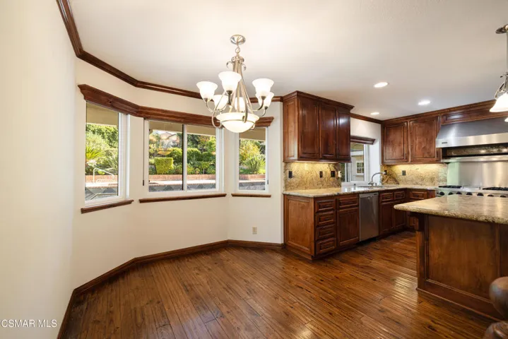 GoldenCrest9