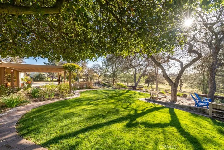 5679 Loma Verde Drive, Paso Robles, California 93446