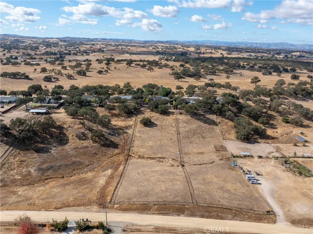5679 Loma Verde Drive, Paso Robles, California 93446