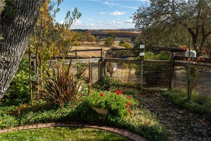 5679 Loma Verde Drive, Paso Robles, California 93446