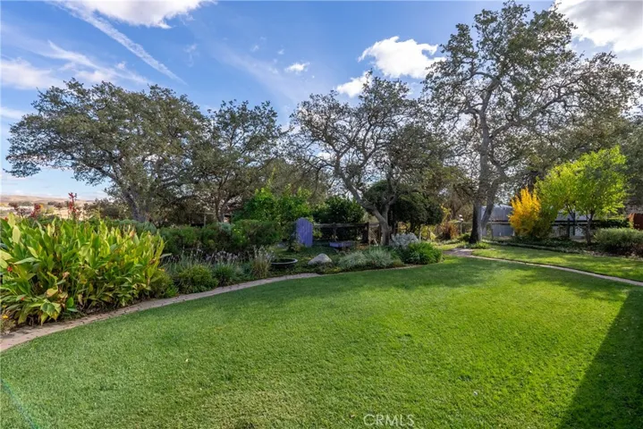 5679 Loma Verde Drive, Paso Robles, California 93446