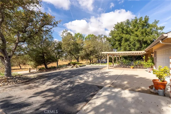 5679 Loma Verde Drive, Paso Robles, California 93446