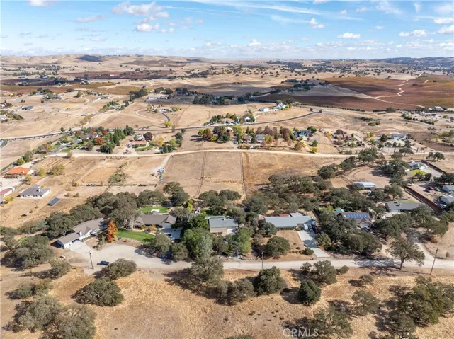 5679 Loma Verde Drive, Paso Robles, California 93446