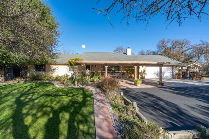 5679 Loma Verde Drive, Paso Robles, California 93446