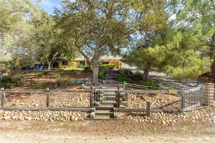 5679 Loma Verde Drive, Paso Robles, California 93446