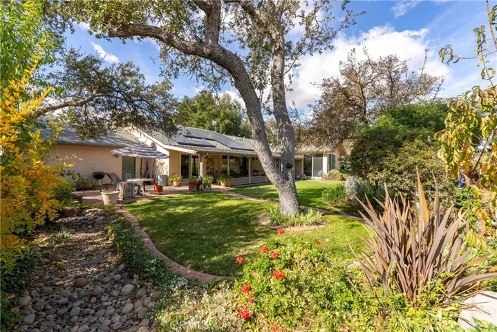 5679 Loma Verde Drive, Paso Robles, California 93446