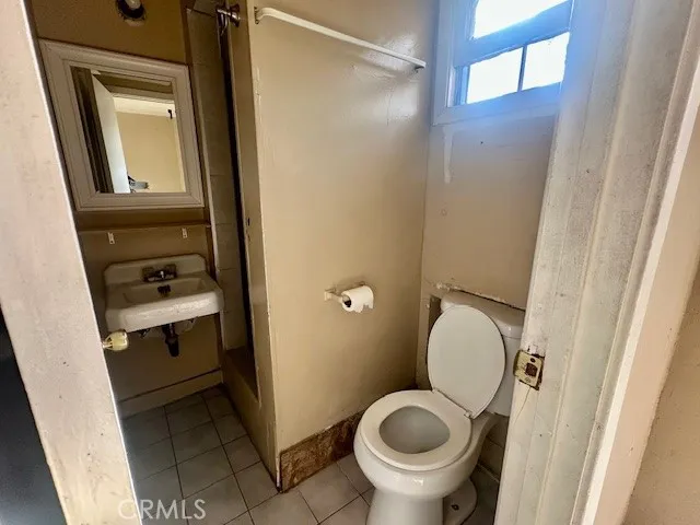 216 Harding Avenue, San Fernando, California 91340