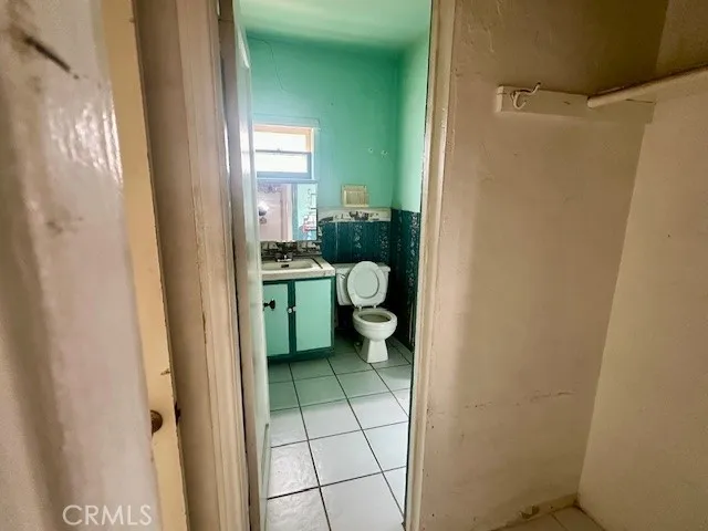 216 Harding Avenue, San Fernando, California 91340