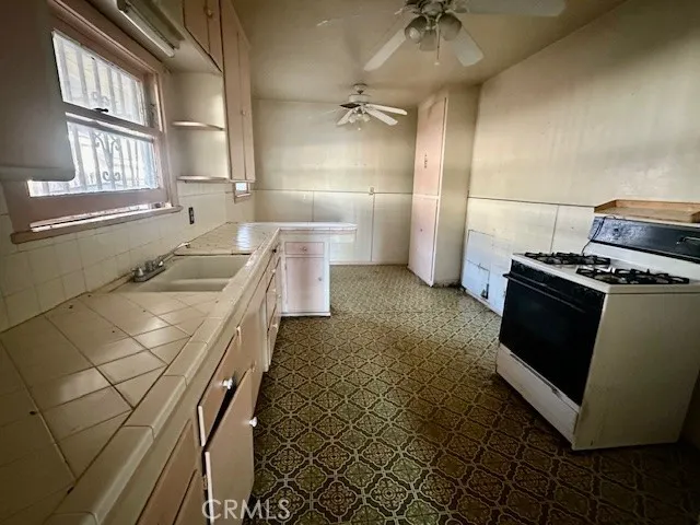 216 Harding Avenue, San Fernando, California 91340