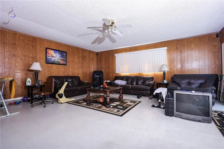 DEN