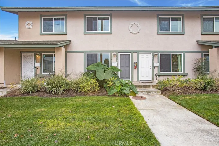 4698 Heil Avenue 23c, Huntington Beach, California 92649
