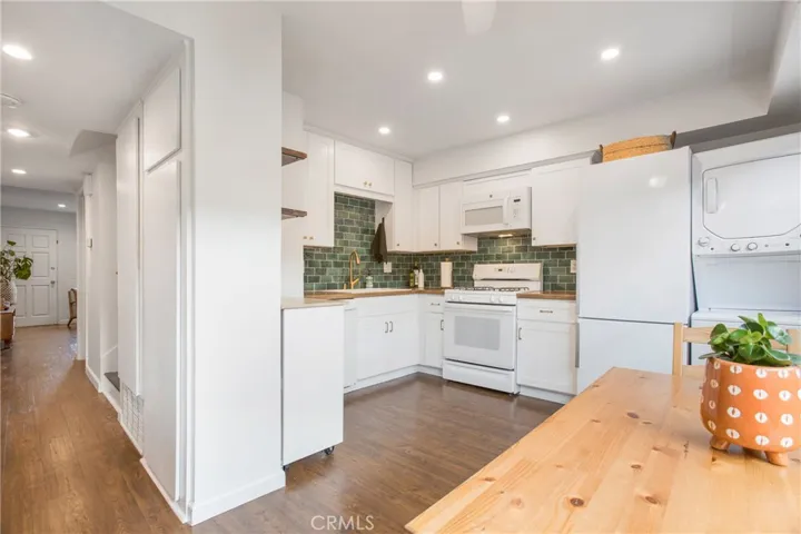 4698 Heil Avenue 23c, Huntington Beach, California 92649
