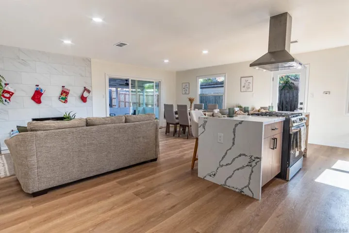13007 Berlin St., Poway, California 92064