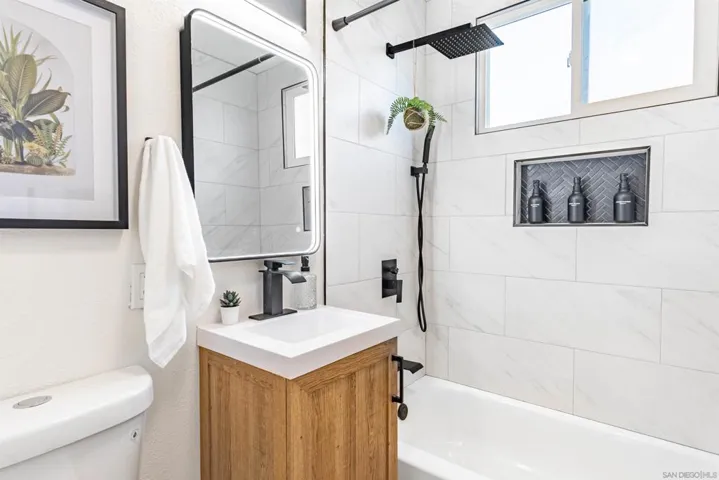 13007 Berlin St., Poway, California 92064