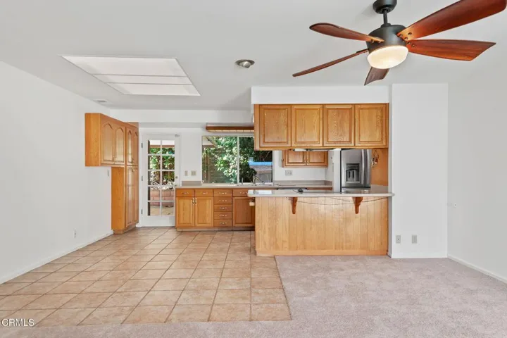 9-web-or-mls-09 - Family Room - Kitchen