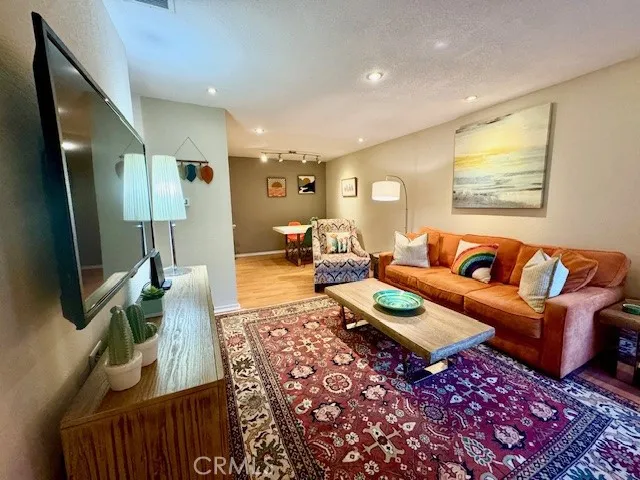 2810 N Arcadia Court 208, Palm Springs, California 92262 home-pic-6