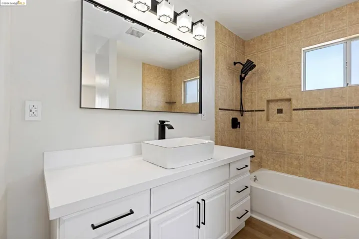 4732 Congress Ave, Oakland, California 94601