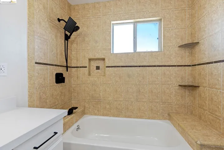 4732 Congress Ave, Oakland, California 94601