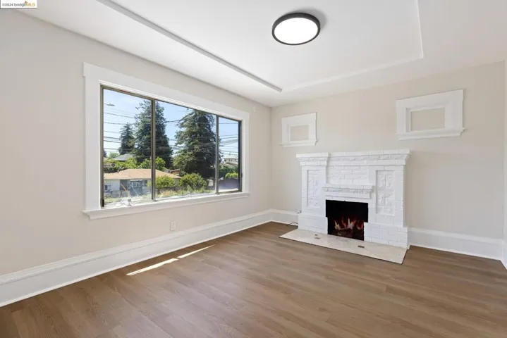 4732 Congress Ave, Oakland, California 94601