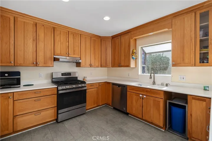 2865 Chestnut Avenue Avenue, Long Beach, California 90806