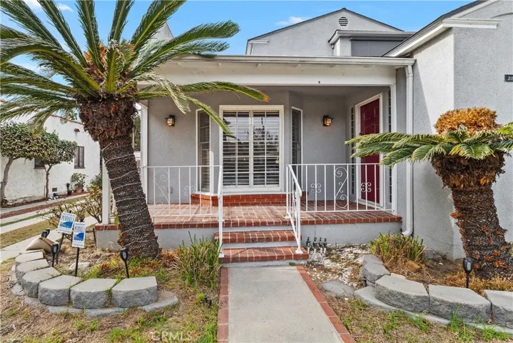 2865 Chestnut Avenue Avenue, Long Beach, California 90806