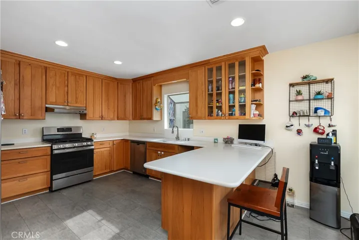 2865 Chestnut Avenue Avenue, Long Beach, California 90806