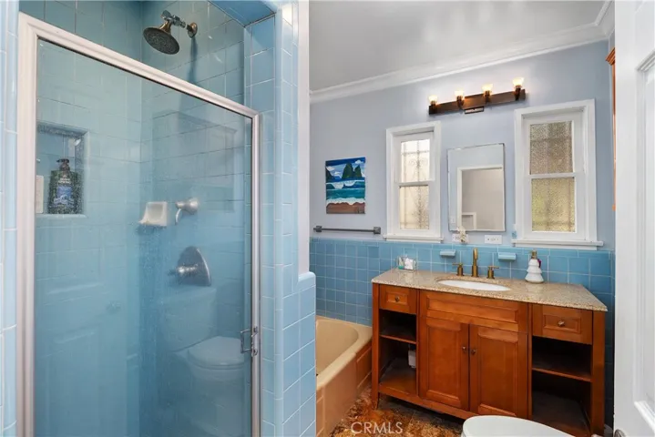 2865 Chestnut Avenue Avenue, Long Beach, California 90806