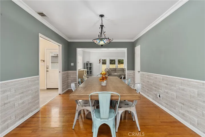 2865 Chestnut Avenue Avenue, Long Beach, California 90806