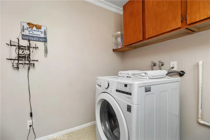 2865 Chestnut Avenue Avenue, Long Beach, California 90806