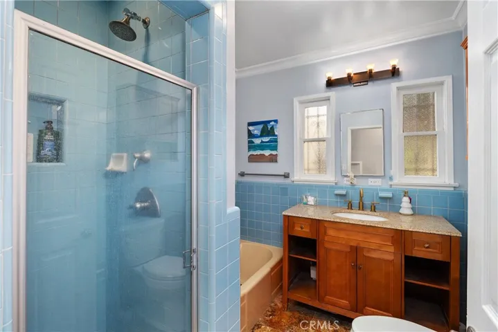 2865 Chestnut Avenue Avenue, Long Beach, California 90806