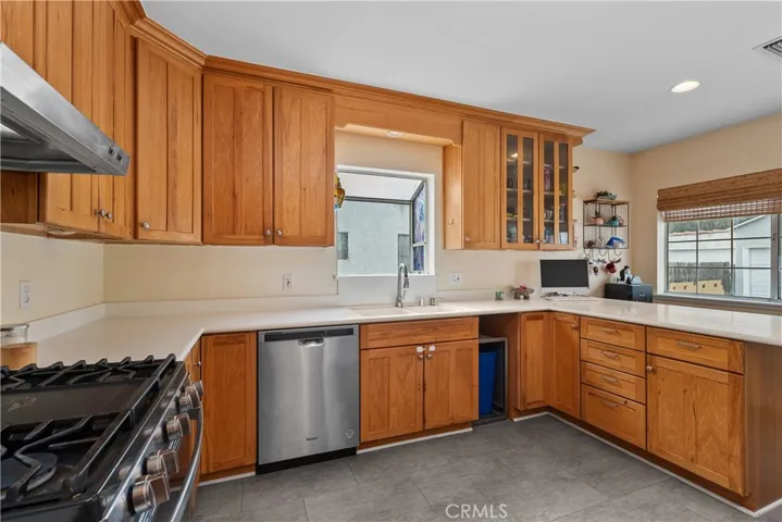 2865 Chestnut Avenue Avenue, Long Beach, California 90806