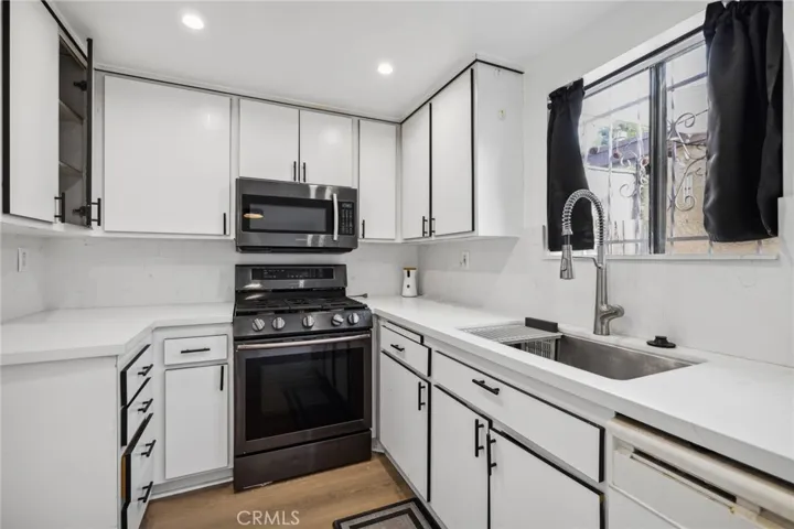 9600 Sepulveda Boulevard 6, North Hills, California 91343